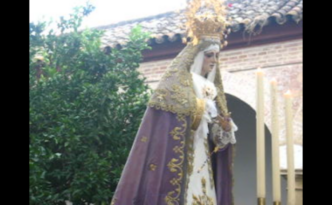 La Virgen de las Lágrimas en el Patio del Convento de Santa Marta.